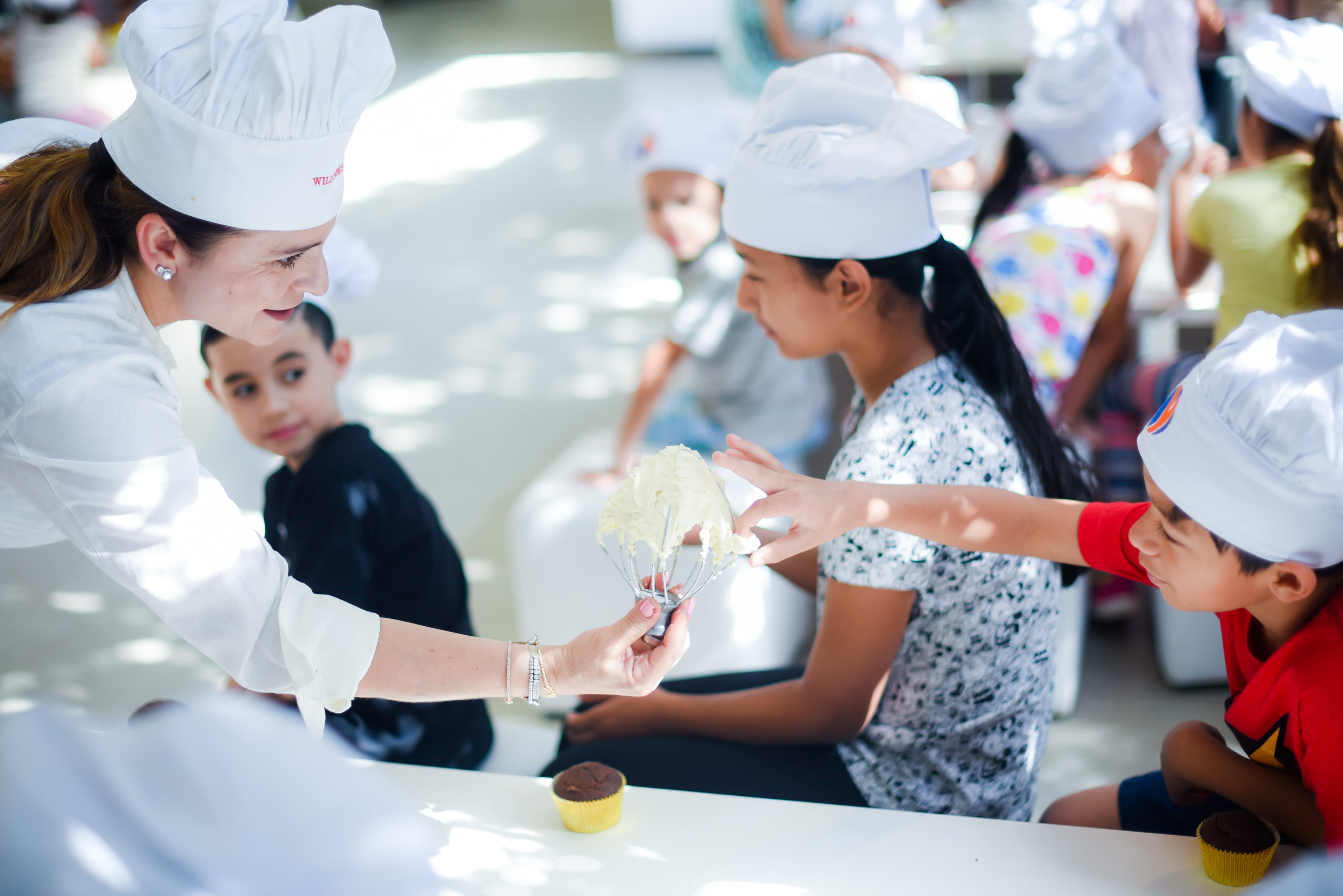 Oficina de Cupcakes Yticon