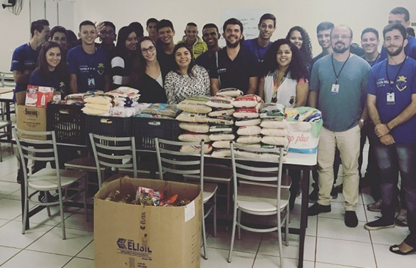 Yticon doa alimentos à Guarda Mirim