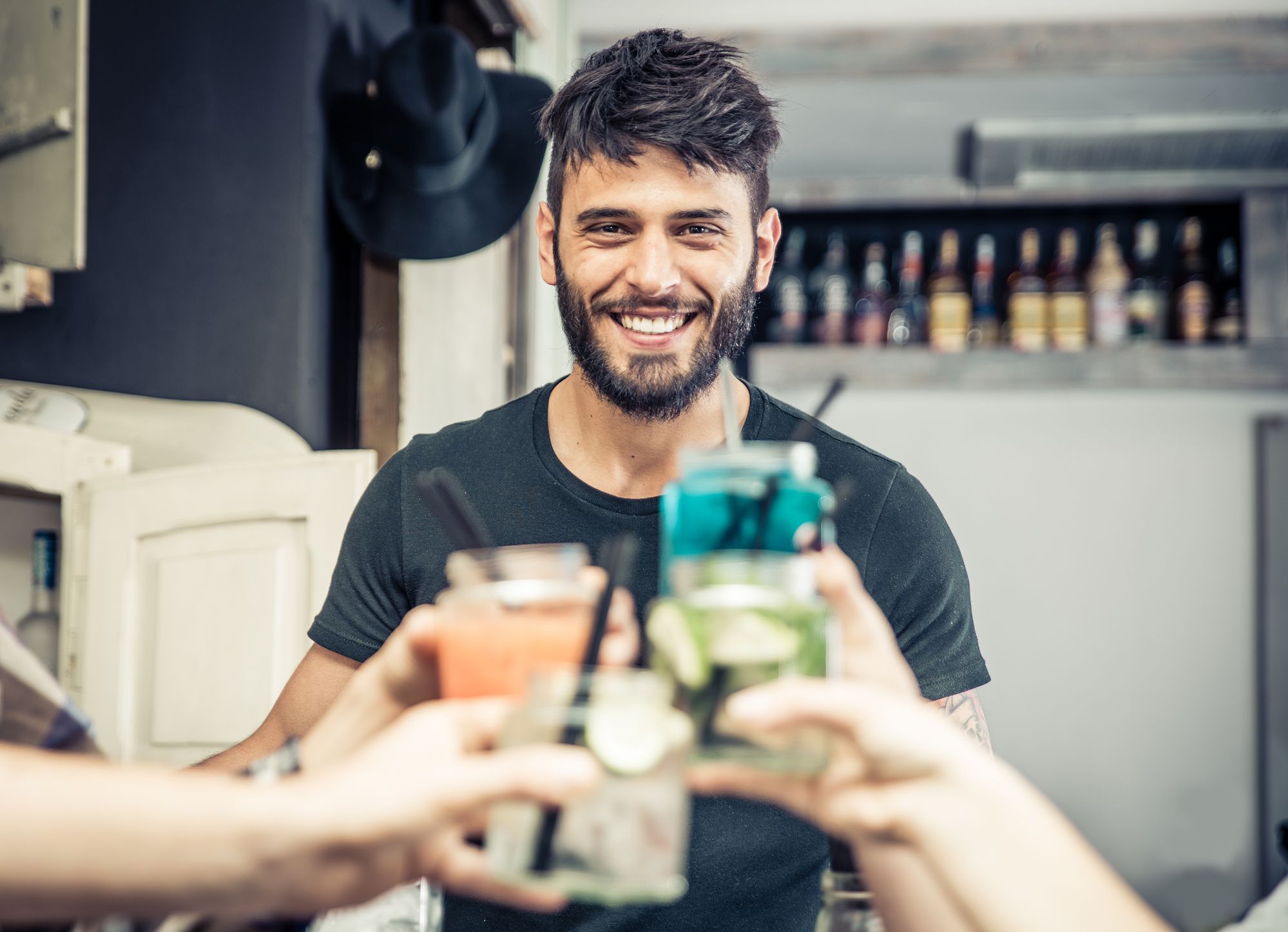 Bar em casa: conheça mais dessa tendência e coloque em prática