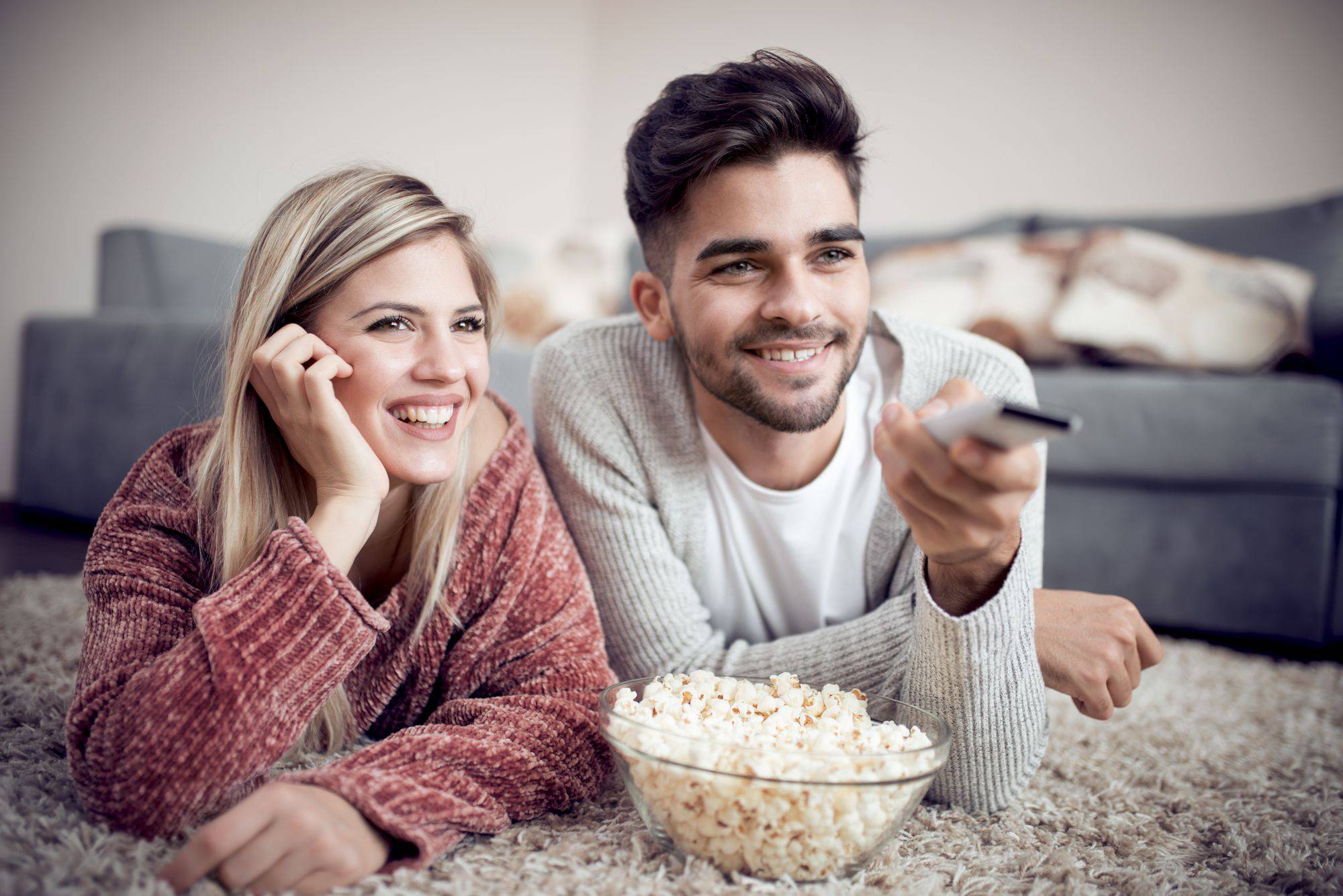 4 filmes sobre casamento para assistir no conforto do seu apê novo