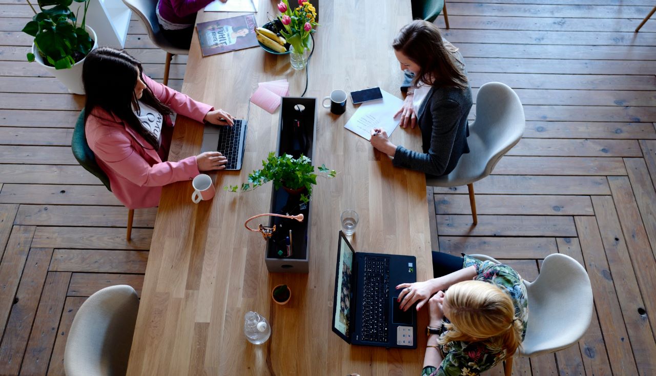 Espaço Coworking: conheça essa tendência nos condomínios residenciais e as suas vantagens