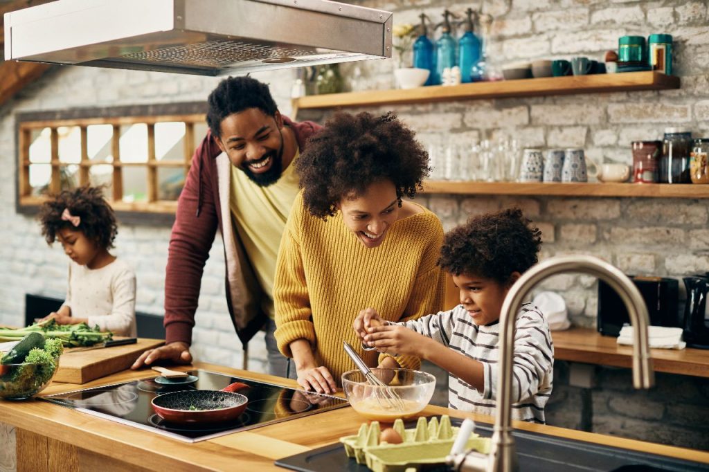 familia-cozinhando