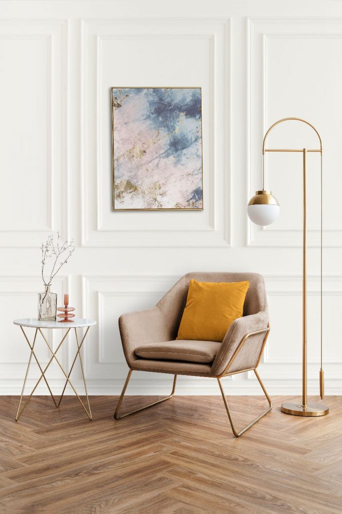 quadro-na-sala-e-poltrona