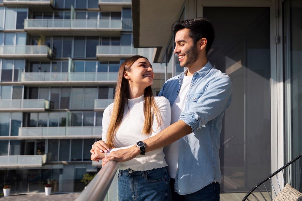 casal-em-apartamento
